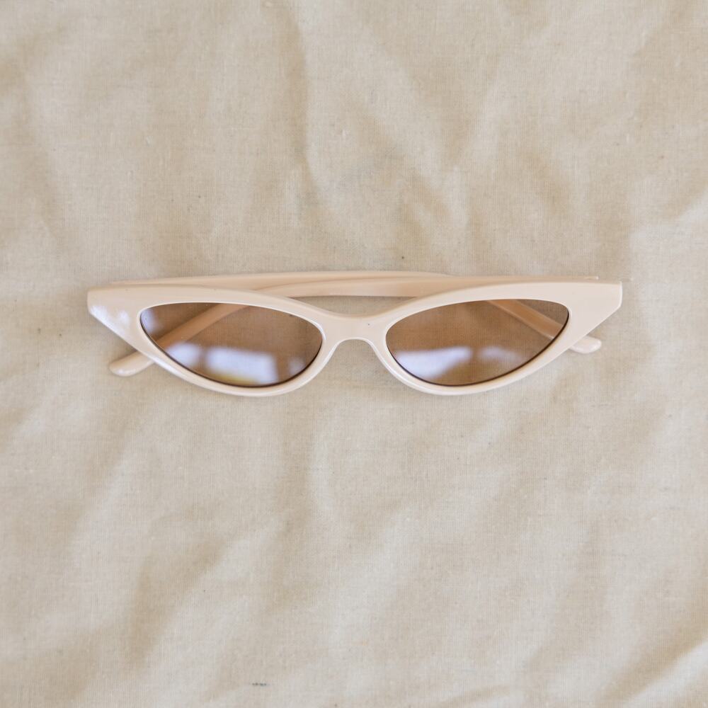 Y2K Beige Cat Eye Sunglasses Brown Tinted Lenses Vintage Slim Frame Unisex